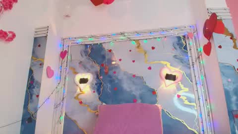 Lorrayne online show from February 2026 12:04:01 PM