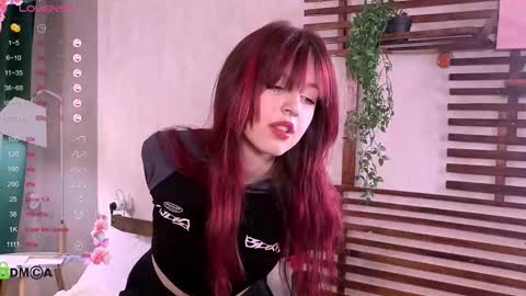 _lucystars online show from November 2025 02:23:01 PM