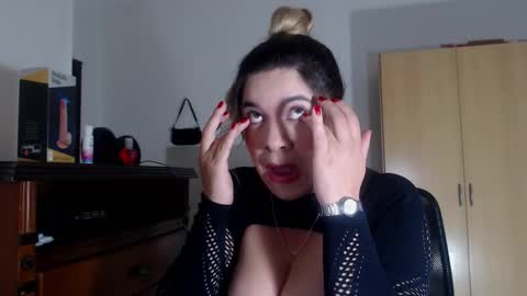 Snapshot of _lunagold_ chatting on February 2026 02:01:02 PM _lunagold_ online show from February 2026 02:01:02 PM