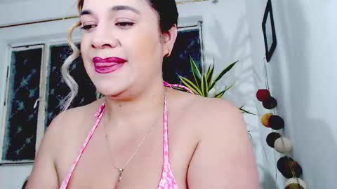 _lunagold_ online show from March 2026 12:36:02 AM