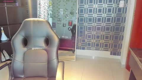 Maria online show from November 2025 07:02:02 PM