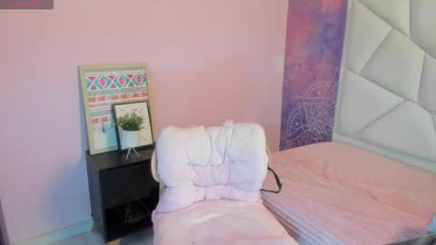 Maria online show from November 2025 07:57:01 PM