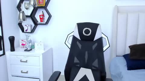 _matthew_santos_ online show from February 2025 01:24:01 AM