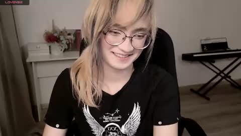 Snapshot of _meow_neko_ chatting on July 2026 02:42:02 AM _meow_neko_ online show from July 2026 02:42:02 AM