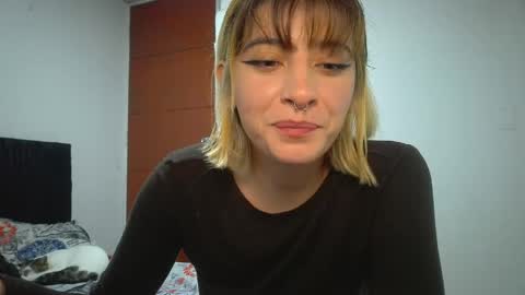 Mia-foster online show from May 2026 06:49:02 PM