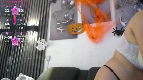  Mia  online show from October 2025 12:45:02 PM