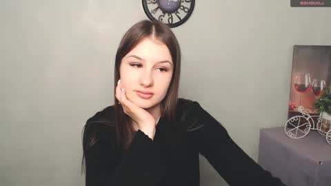 Mia online show from March 2025 05:28:02 PM