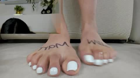 Mia online show from June 2026 10:59:01 PM