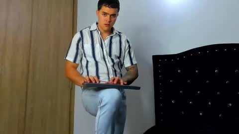 _mike______ online show from January 2026 09:52:02 PM