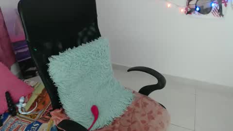 Snapshot of _mindy_moon chatting on February 2026 12:00:01 PM _mindy_moon online show from February 2026 12:00:01 PM