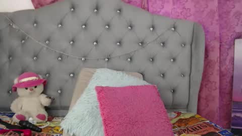 Snapshot of _mindy_moon chatting on February 2026 12:02:01 PM _mindy_moon online show from February 2026 12:02:01 PM