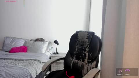 _miss_coco_ online show from April 2026 02:11:01 PM