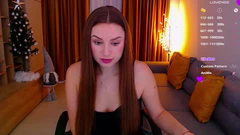 Mia online show from December 2025 08:21:02 AM