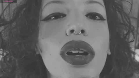 Snapshot of _missmariaa_ chatting on May 2026 11:24:02 PM Mara Independent model online show from May 2026 11:24:02 PM