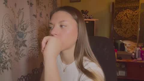 Snapshot of _monaflame_ chatting on February 2026 04:13:01 PM Mona online show from February 2026 04:13:01 PM