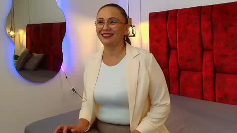 _monaliza_ online show from April 2026 12:18:02 PM