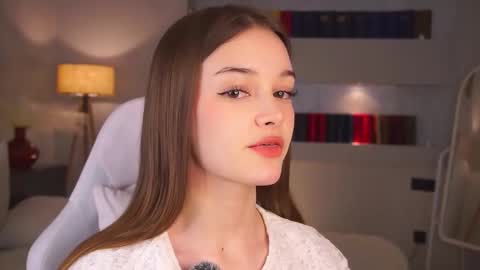 Snapshot of _moonlit_melody_ chatting on March 2026 05:31:01 PM Margo online show from March 2026 05:31:01 PM