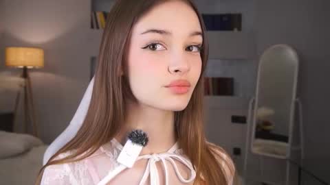 Snapshot of _moonlit_melody_ chatting on March 2026 05:28:01 PM Margo online show from March 2026 05:28:01 PM