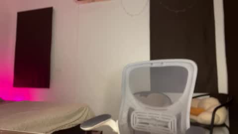 Snapshot of _morpho_ chatting on January 2025 01:41:02 PM Francine Aisi Morpho - a genus of blue butterflies. online show from January 2025 01:41:02 PM