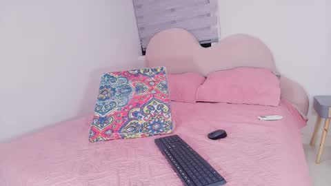 Luna online show from December 2025 11:52:02 AM