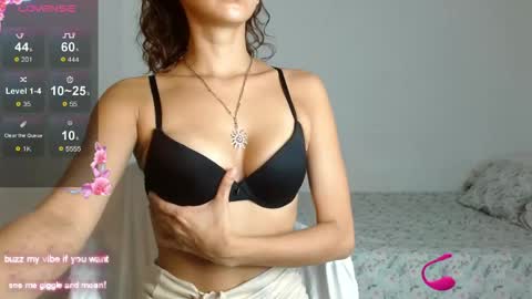 _nayade_ online show from April 2026 02:51:02 AM