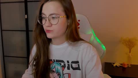 Mia with a big heart  online show from December 2024 04:32:02 AM