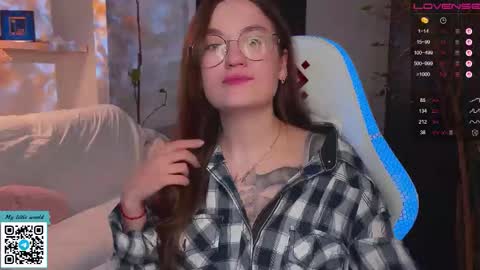 Mia with a big heart  online show from October 2025 11:54:01 AM