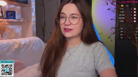 Mia with a big heart  online show from October 2025 11:39:02 AM