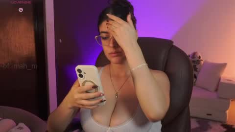 Snapshot of _niah chatting on June 2026 11:11:01 PM NiniHelp me by giving my show a thumbs up online show from June 2026 11:11:01 PM