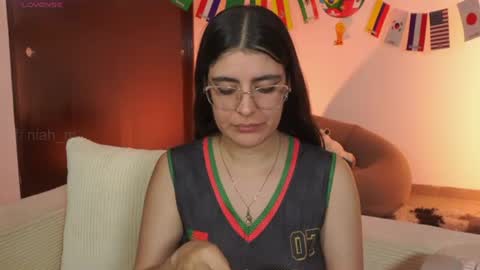 Snapshot of _niah chatting on June 2026 12:00:01 AM NiniHelp me by giving my show a thumbs up online show from June 2026 12:00:01 AM