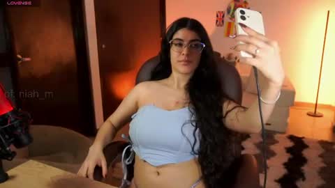Snapshot of _niah chatting on July 2026 11:11:02 PM NiniHelp me by giving my show a thumbs up online show from July 2026 11:11:02 PM