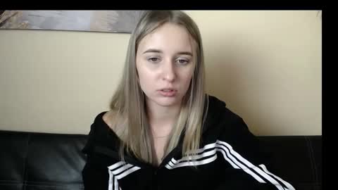 Nica online show from November 2025 01:43:03 PM