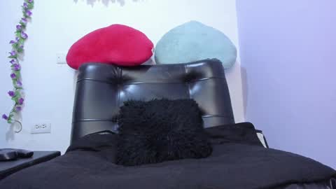 Snapshot of _nicollee chatting on February 2025 09:07:01 AM juliana online show from February 2025 09:07:01 AM