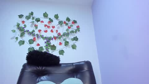 Snapshot of _nicollee chatting on February 2025 08:59:01 AM juliana online show from February 2025 08:59:01 AM
