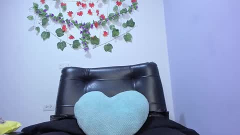 Snapshot of _nicollee chatting on February 2025 08:59:02 AM juliana online show from February 2025 08:59:02 AM