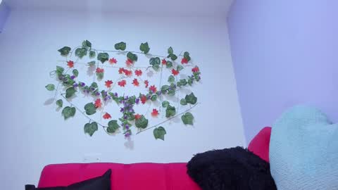Snapshot of _nicollee chatting on February 2025 09:10:02 AM juliana online show from February 2025 09:10:02 AM