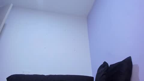 Snapshot of _nicollee chatting on February 2025 09:04:02 AM juliana online show from February 2025 09:04:02 AM