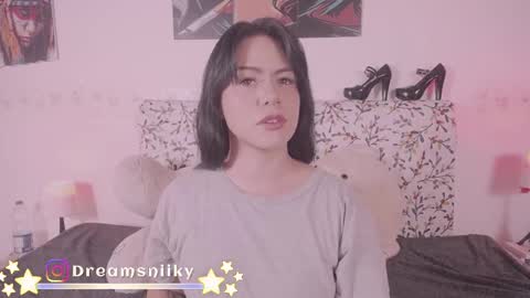 niiky online show from February 2025 12:03:02 PM