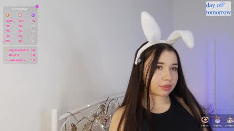 Vivian online show from January 2025 06:14:01 PM