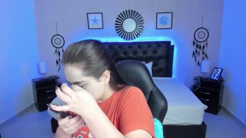 Olivia jones online show from November 2025 12:13:01 PM