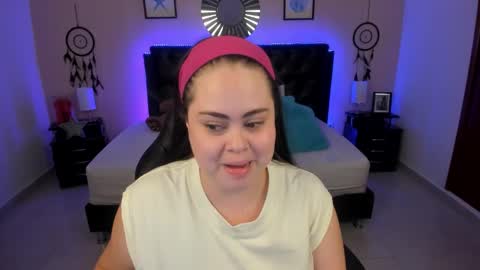 Olivia jones online show from March 2026 12:22:01 PM