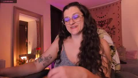 Snapshot of _peach__ chatting on June 2026 05:12:01 AM violeta ig online show from June 2026 05:12:01 AM