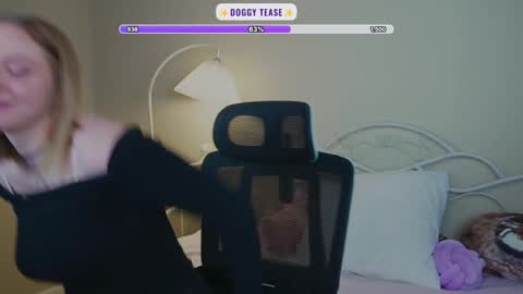 Snapshot of _penisflytrap_ chatting on March 2026 02:04:02 AM Viktoria online show from March 2026 02:04:02 AM