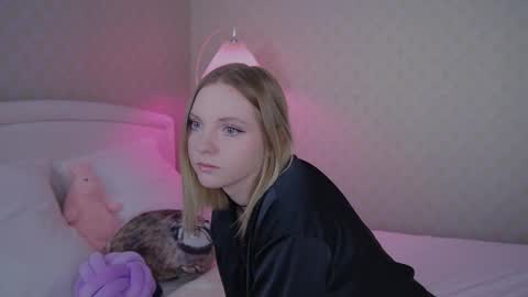 Snapshot of _penisflytrap_ chatting on March 2026 06:51:02 AM Viktoria online show from March 2026 06:51:02 AM