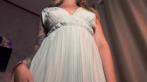  HADLY today day-off see u online 0112  online show from November 2025 01:58:02 PM