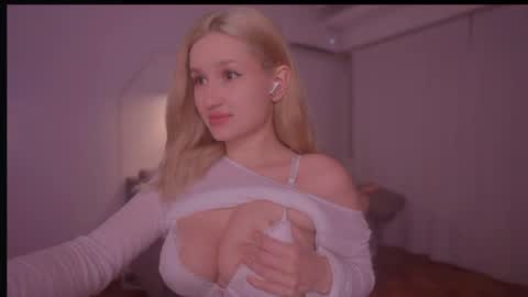 Eva online show from May 2026 10:27:01 PM