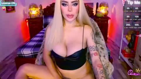 Snapshot of _queengoddess_ chatting on June 2026 04:07:02 AM Hi my name is selinaim glad to meet everyone here online show from June 2026 04:07:02 AM