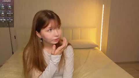 Snapshot of _reverse_gang_ chatting on June 2026 04:43:02 AM LISSAPVT IS OPEN online show from June 2026 04:43:02 AM