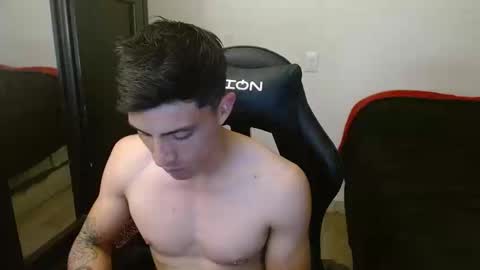 Snapshot of _schnnneider_ chatting on September 2025 04:05:01 AM SCHNEIDER online show from September 2025 04:05:01 AM