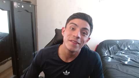 Snapshot of _schnnneider_ chatting on September 2025 08:58:01 PM SCHNEIDER online show from September 2025 08:58:01 PM